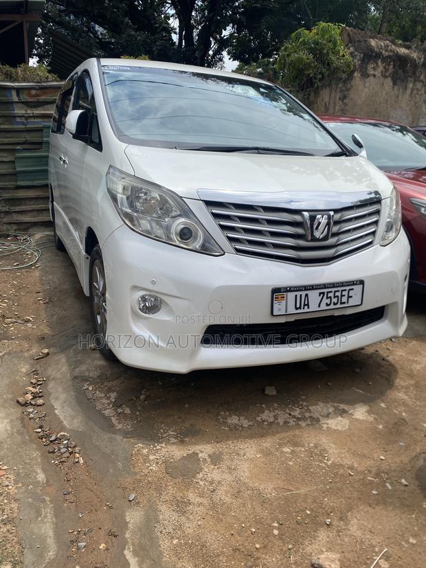 Toyota Alphard 2.4 Petrol FWD 2013 Off white