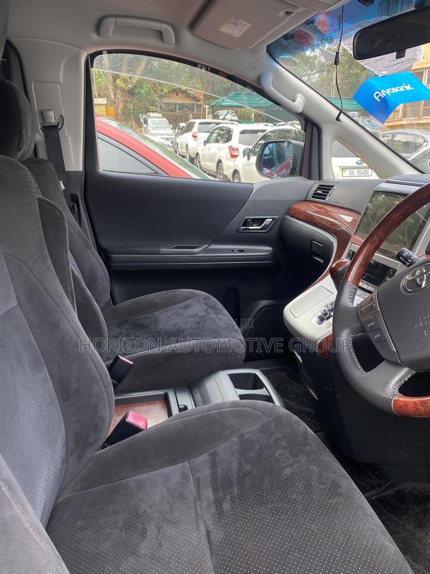 Toyota Alphard 2.4 Petrol FWD 2013 Off white