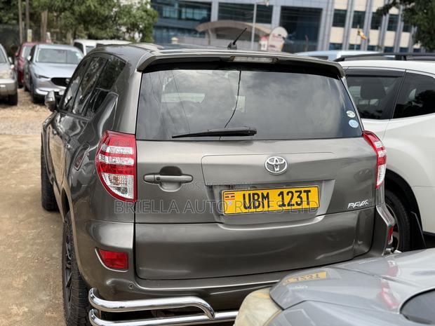 Toyota RAV4 2010 Gray