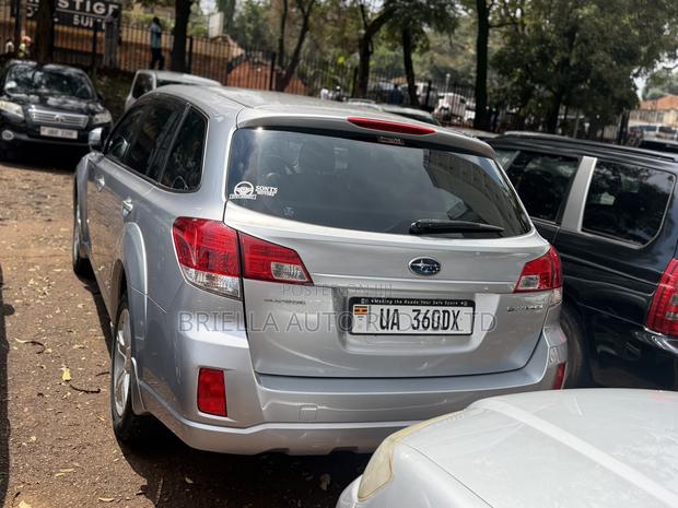Subaru Legacy 2011 Silver