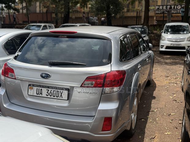 Subaru Legacy 2011 Silver