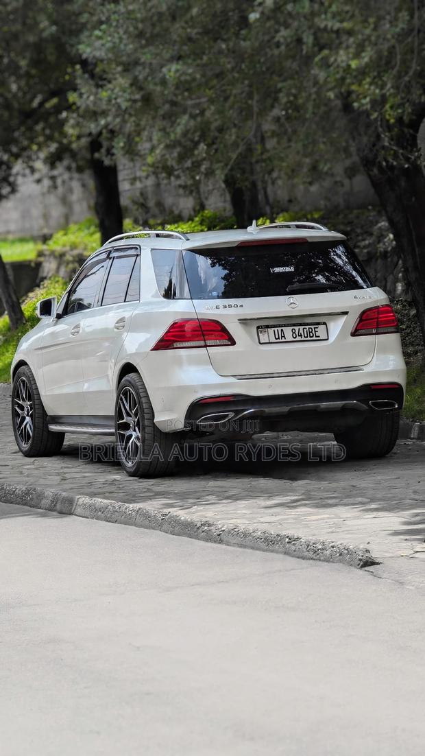 Mercedes-Benz GLE-Class 2017 Off white