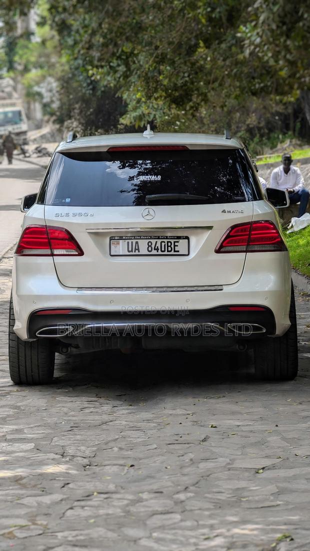 Mercedes-Benz GLE-Class 2017 Off white