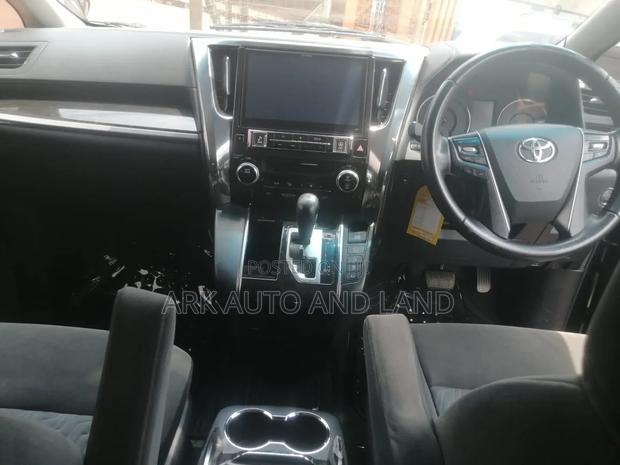 Toyota Alphard 2017 Black