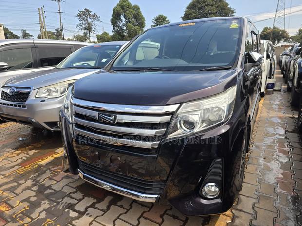 Toyota Noah 2014 Burgundy