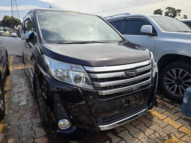 Toyota Noah 2014 Burgundy