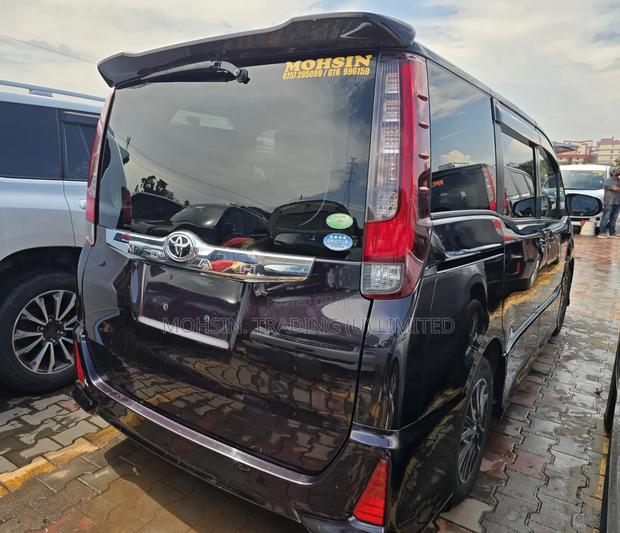 Toyota Noah 2014 Burgundy
