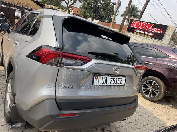 Toyota RAV4 2020 Gray