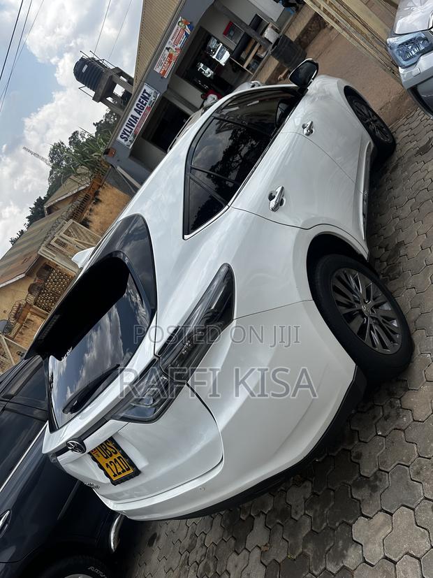 Toyota Harrier 2.0 2014 White