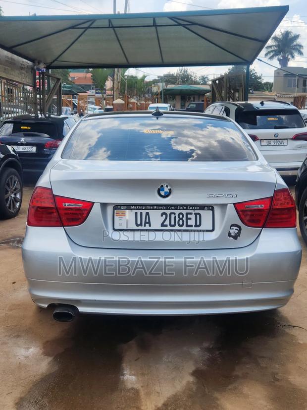 BMW 320i 2010 Silver