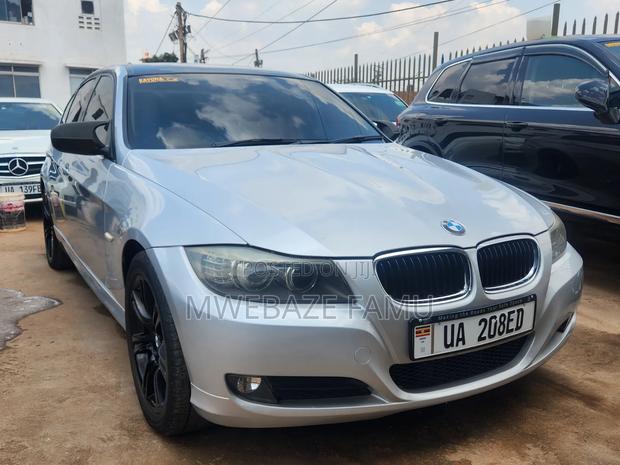 BMW 320i 2010 Silver