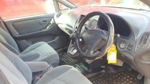 Toyota Harrier 1999 Silver