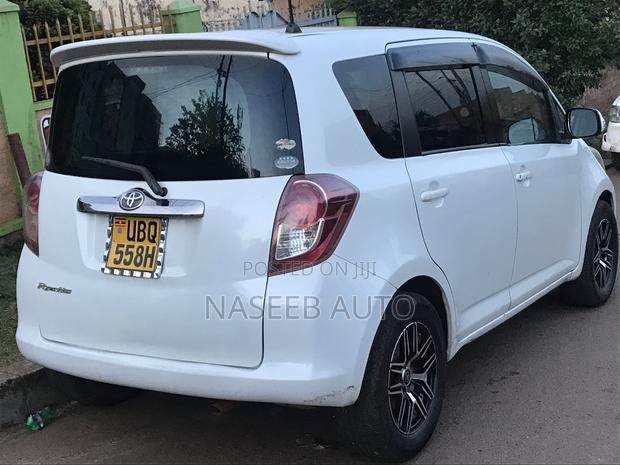 Toyota Ractis 2010 White