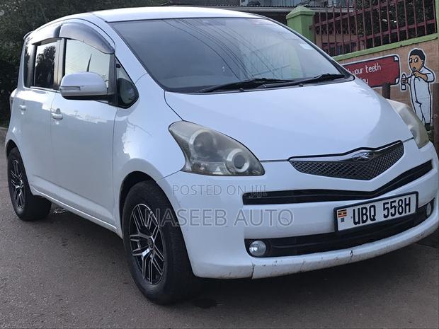 Toyota Ractis 2010 White