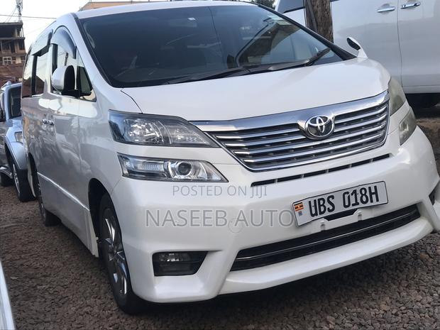 Toyota Vellfire 2011 White