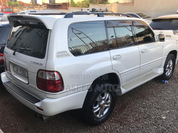 Toyota Land Cruiser Cygnus 4.7 2006 Silver