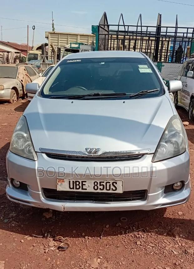 Toyota Wish 2004 Silver