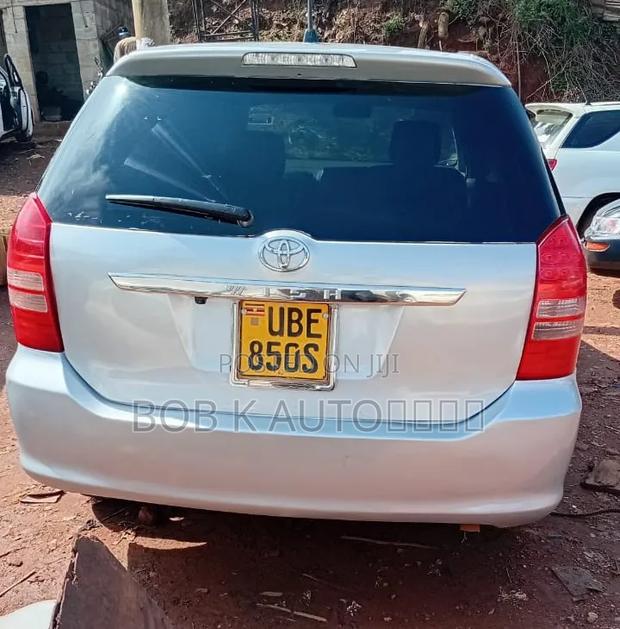 Toyota Wish 2004 Silver