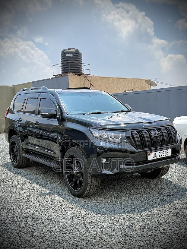 Toyota Land Cruiser Prado 2017 Black