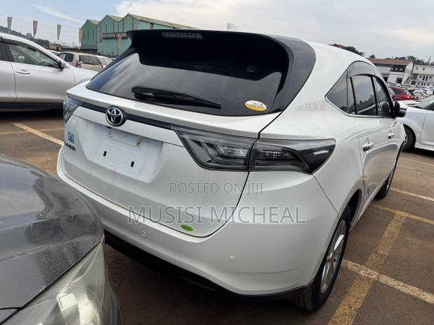 Toyota Harrier 2.0 2016 White