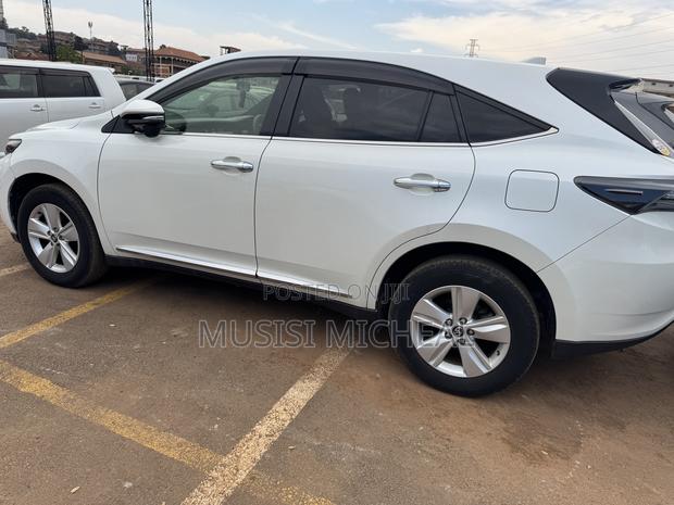 Toyota Harrier 2.0 2016 White