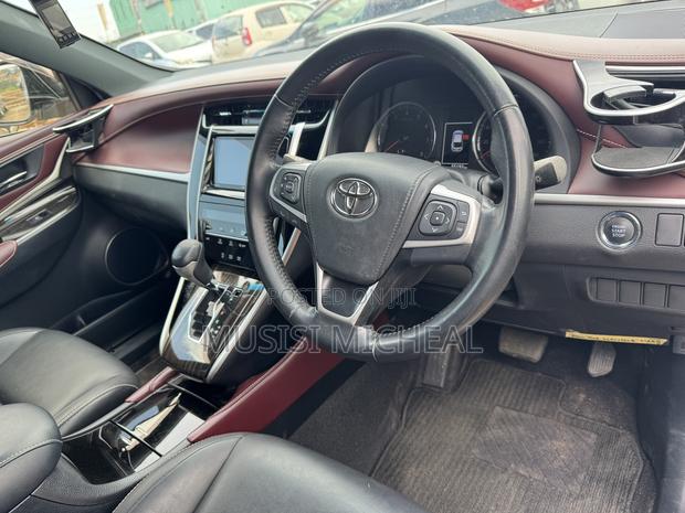 Toyota Harrier 2.0 2016 White