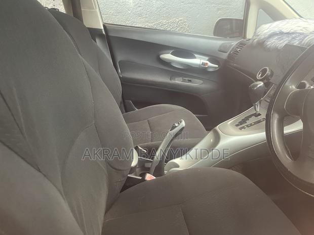 Toyota Auris 2009 Silver