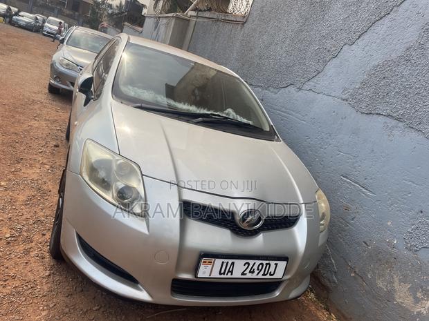 Toyota Auris 2009 Silver