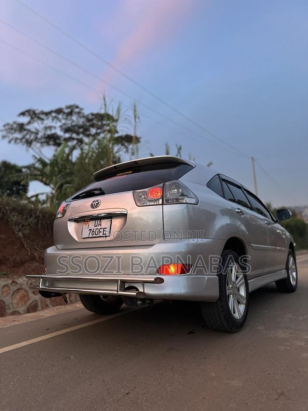 Toyota Harrier 2009 Silver