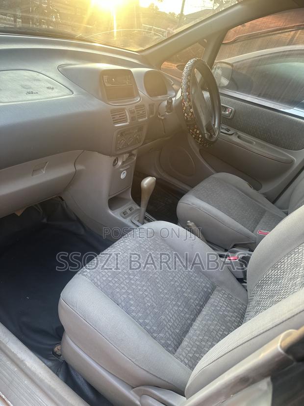 Toyota Corolla Spacio 2000