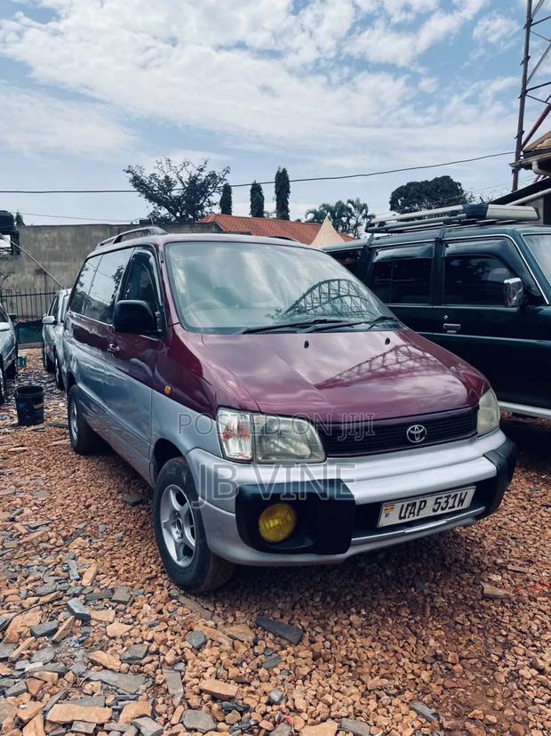 Toyota Noah 2001 Red