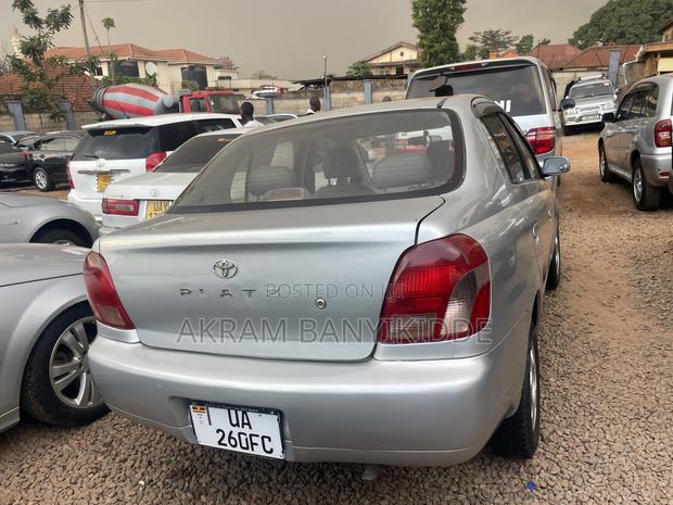 Toyota Platz 2003 Silver