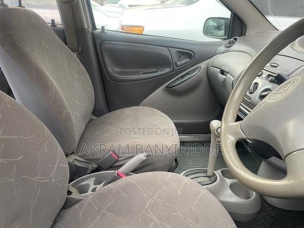Toyota Platz 2003 Silver