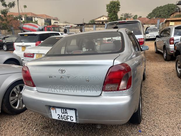 Toyota Platz 2003 Silver
