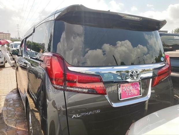 Toyota Alphard 2020 Gray