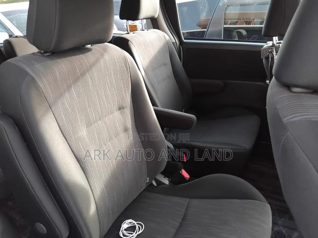 Toyota Noah 2012 White