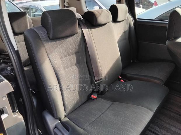 Toyota Noah 2012 Purple