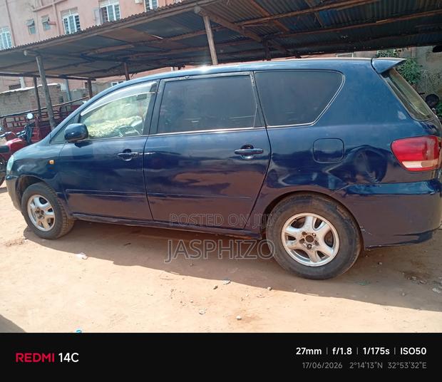 Toyota Ipsum 2000 Blue