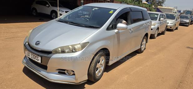 Toyota Wish 2013 Silver
