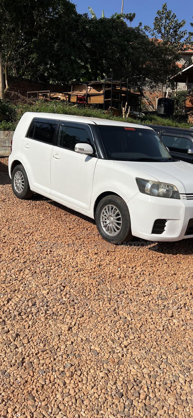 Toyota Corolla Rumion Hatchback 1.8 AWD 2010 White
