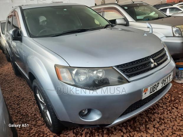 Mitsubishi Outlander 2010 Silver