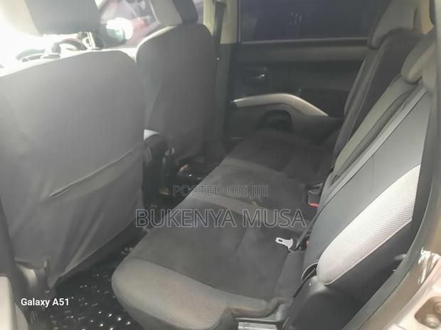 Mitsubishi Outlander 2010 Silver