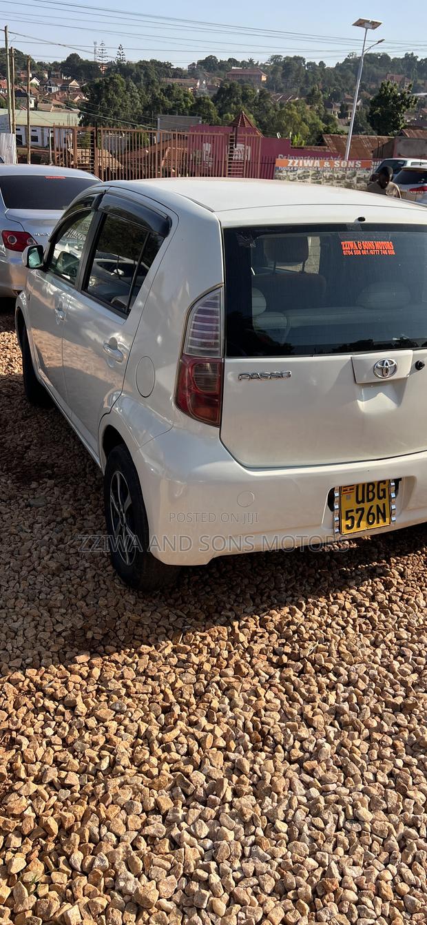 Toyota Passo 1.0 AWD 2009 White