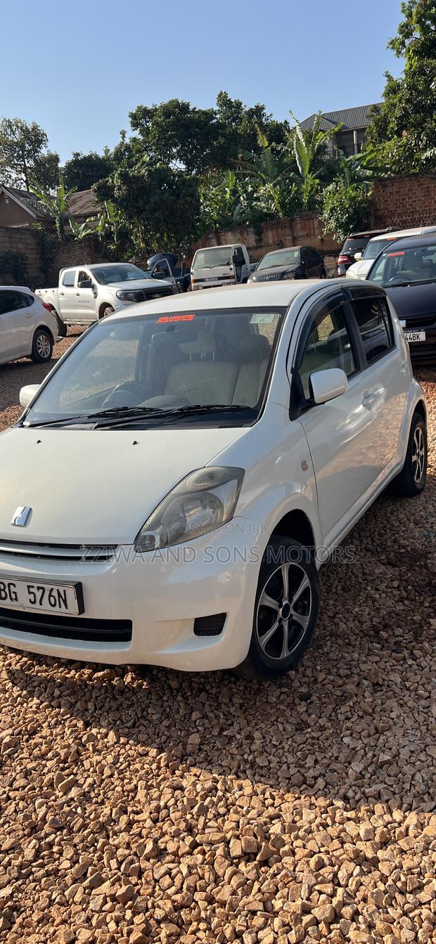 Toyota Passo 1.0 AWD 2009 White