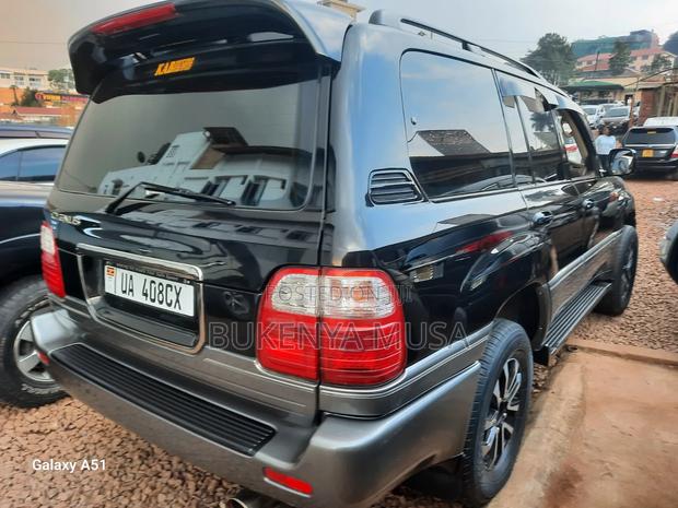 Toyota Land Cruiser 2005 Black
