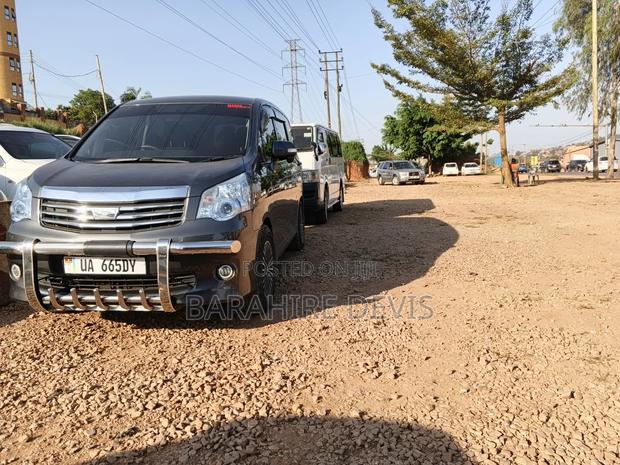 Toyota Noah 2011 Gray