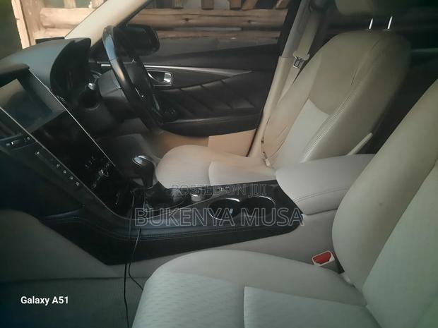 Nissan Skyline 2018 Silver