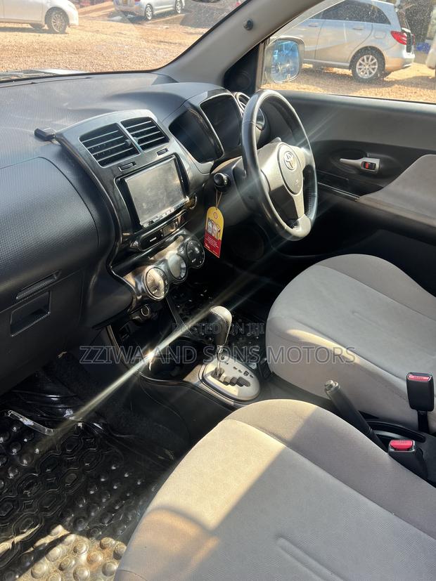 Toyota IST 2011 White