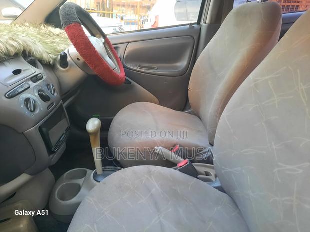 Toyota Platz 2005 Silver