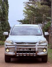 Toyota Vanguard 2011 White for sale